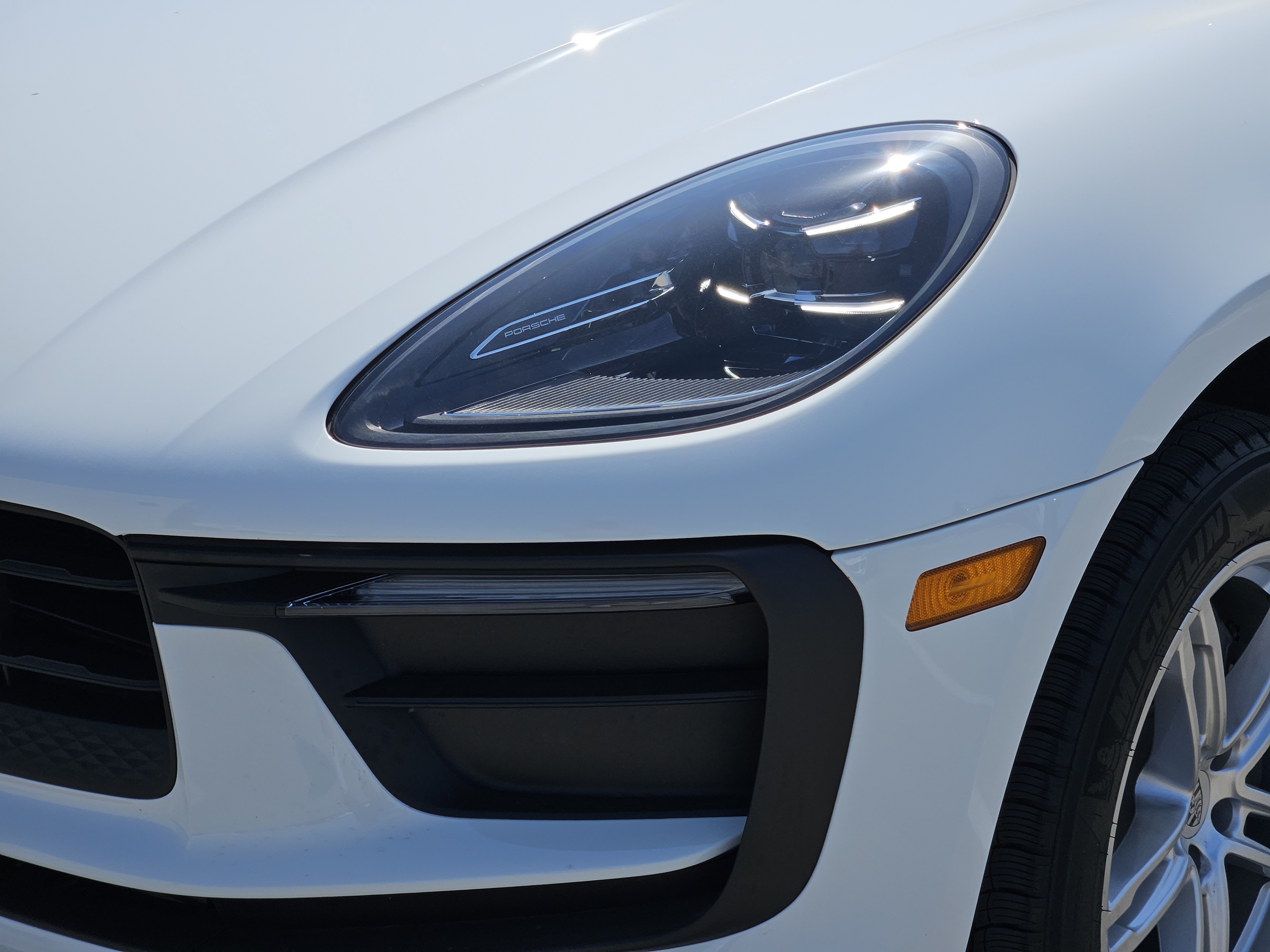 Certified 2026 Porsche Macan AWD/4WD image 12