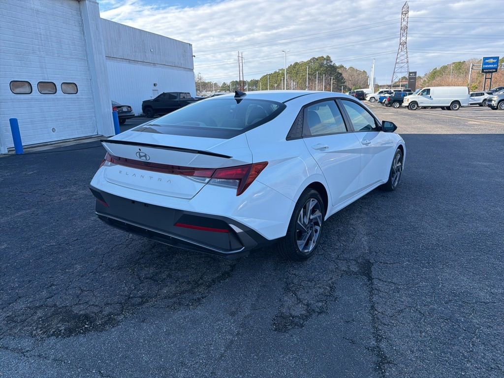 New 2025 Hyundai Elantra Sport image 5