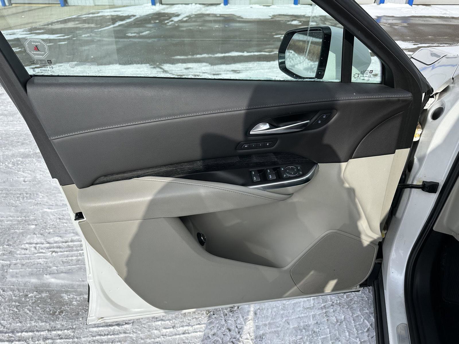 Used 2022 Cadillac XT4 Premium Luxury w/ Sun And Sound Package image 16