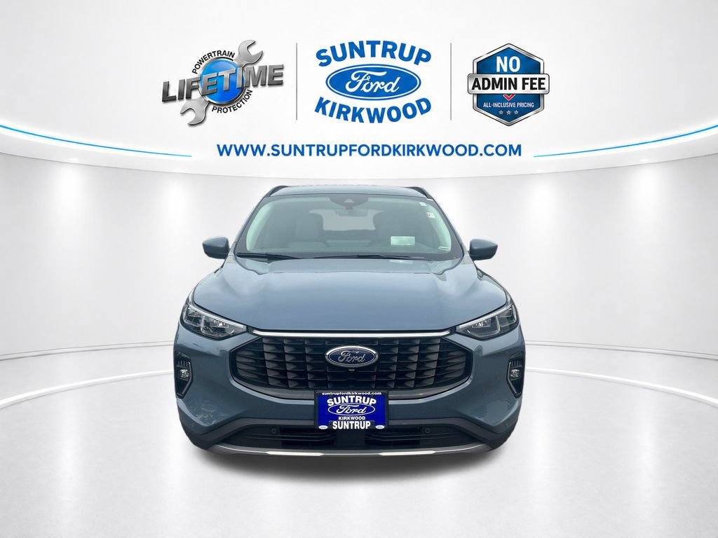 Used 2023 Ford Escape Platinum w/ Premium Technology Package AWD/4WD image 10