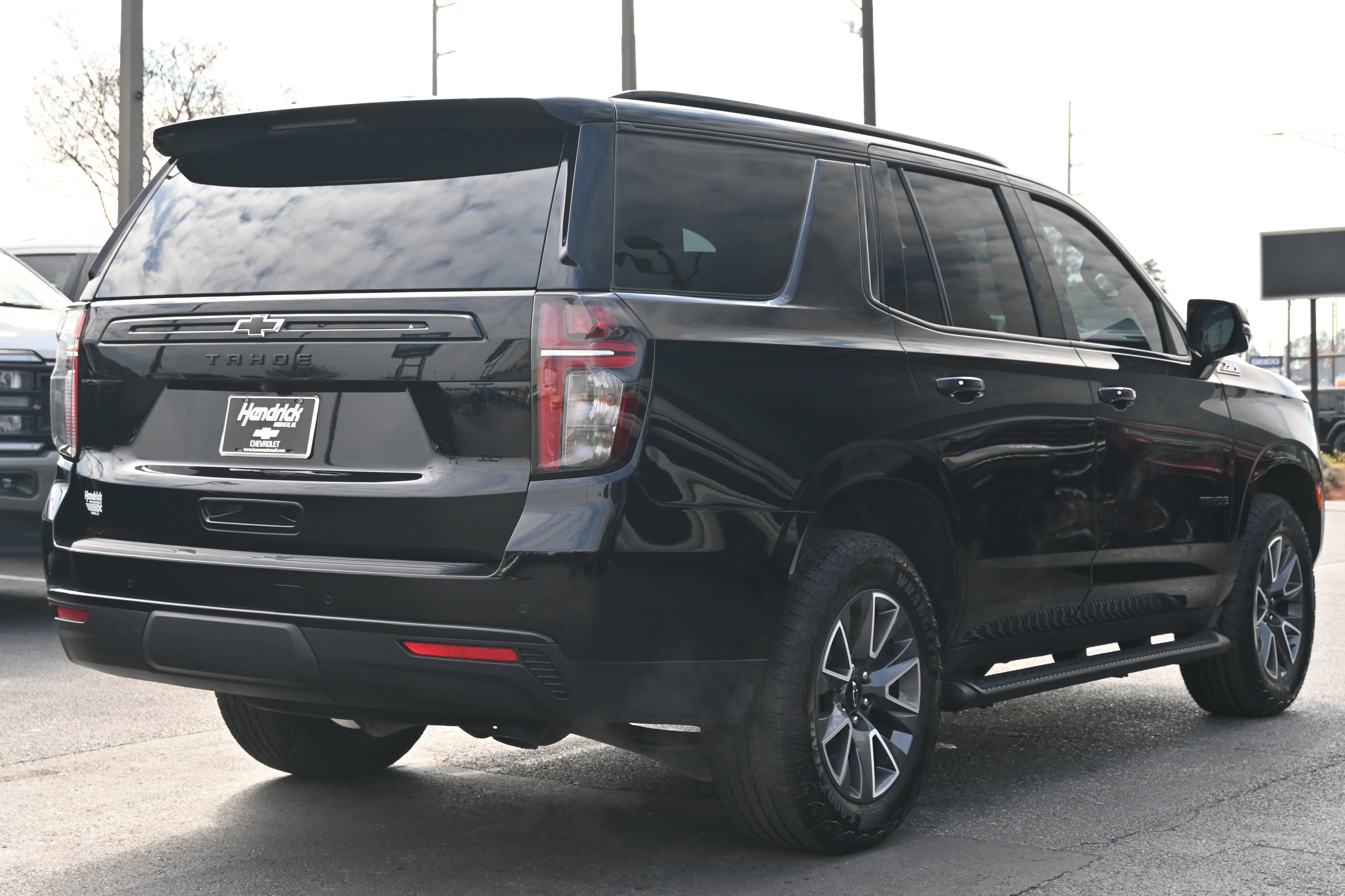 Used 2024 Chevrolet Tahoe Z71 w/ Luxury Package image 16