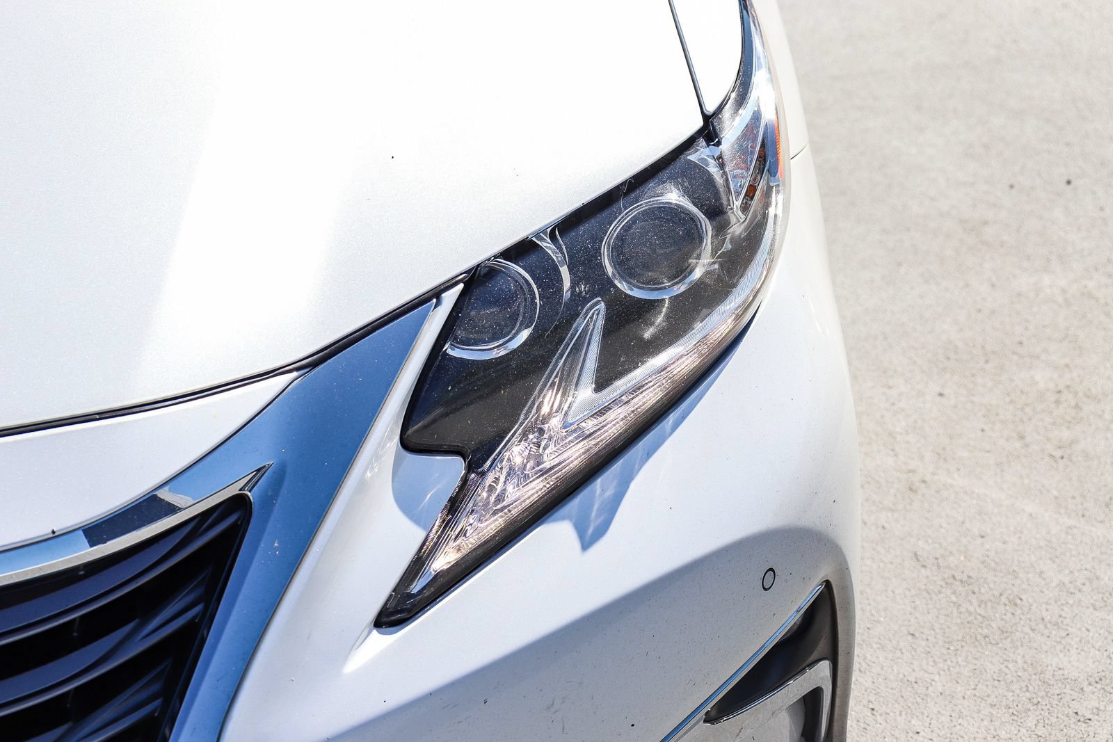 Used 2018 Lexus ES 300h w/ Navigation Package FWD image 11