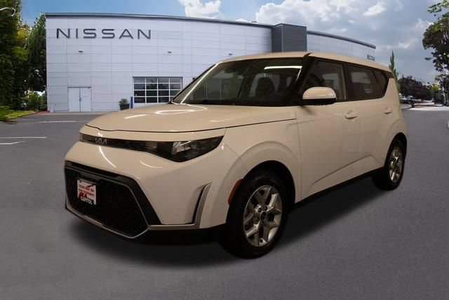 Used 2024 Kia Soul LX w/ Option Group 015 FWD image 6