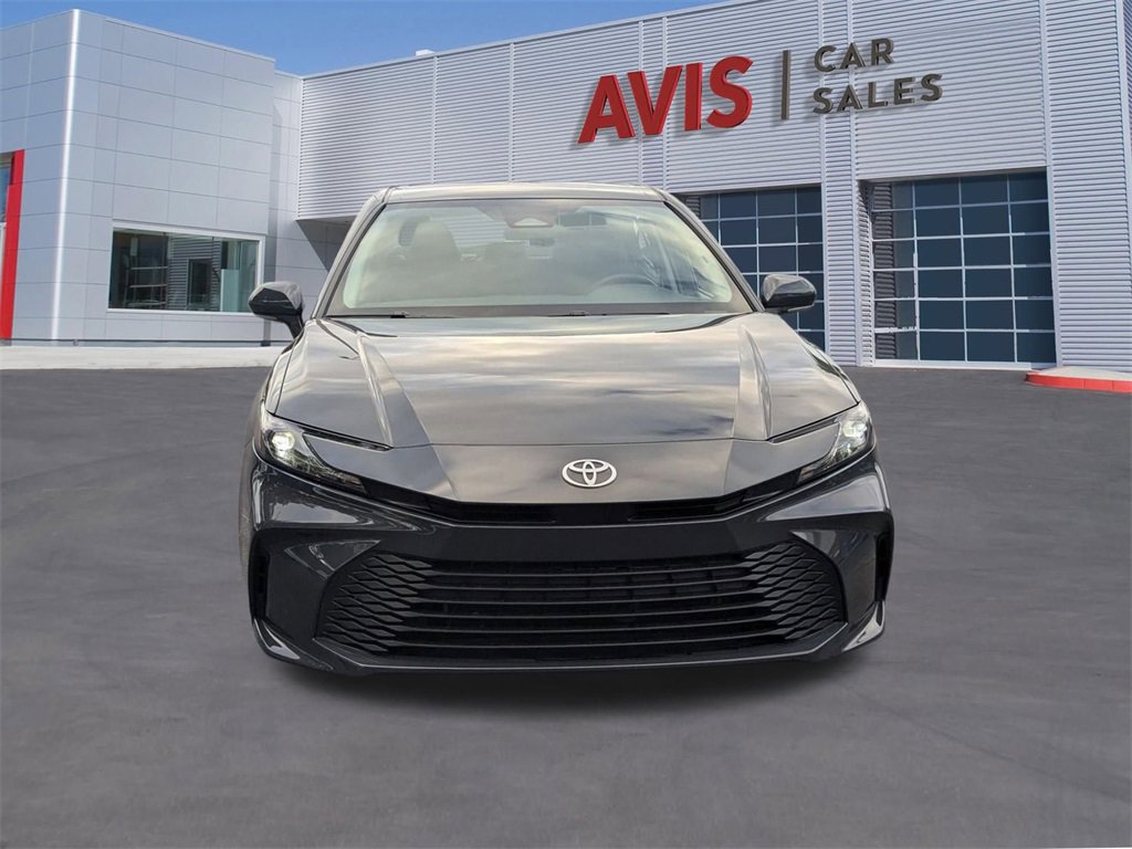 Used 2025 Toyota Camry LE image 2