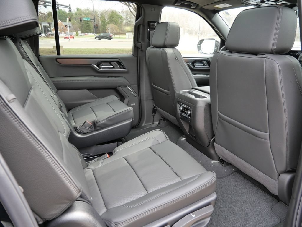 New 2026 GMC Yukon XL Denali w/ Sun & Power Step Package AWD/4WD image 28
