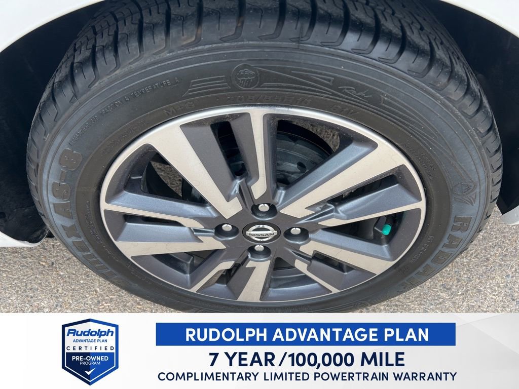 Used 2020 Nissan Versa SV image 34