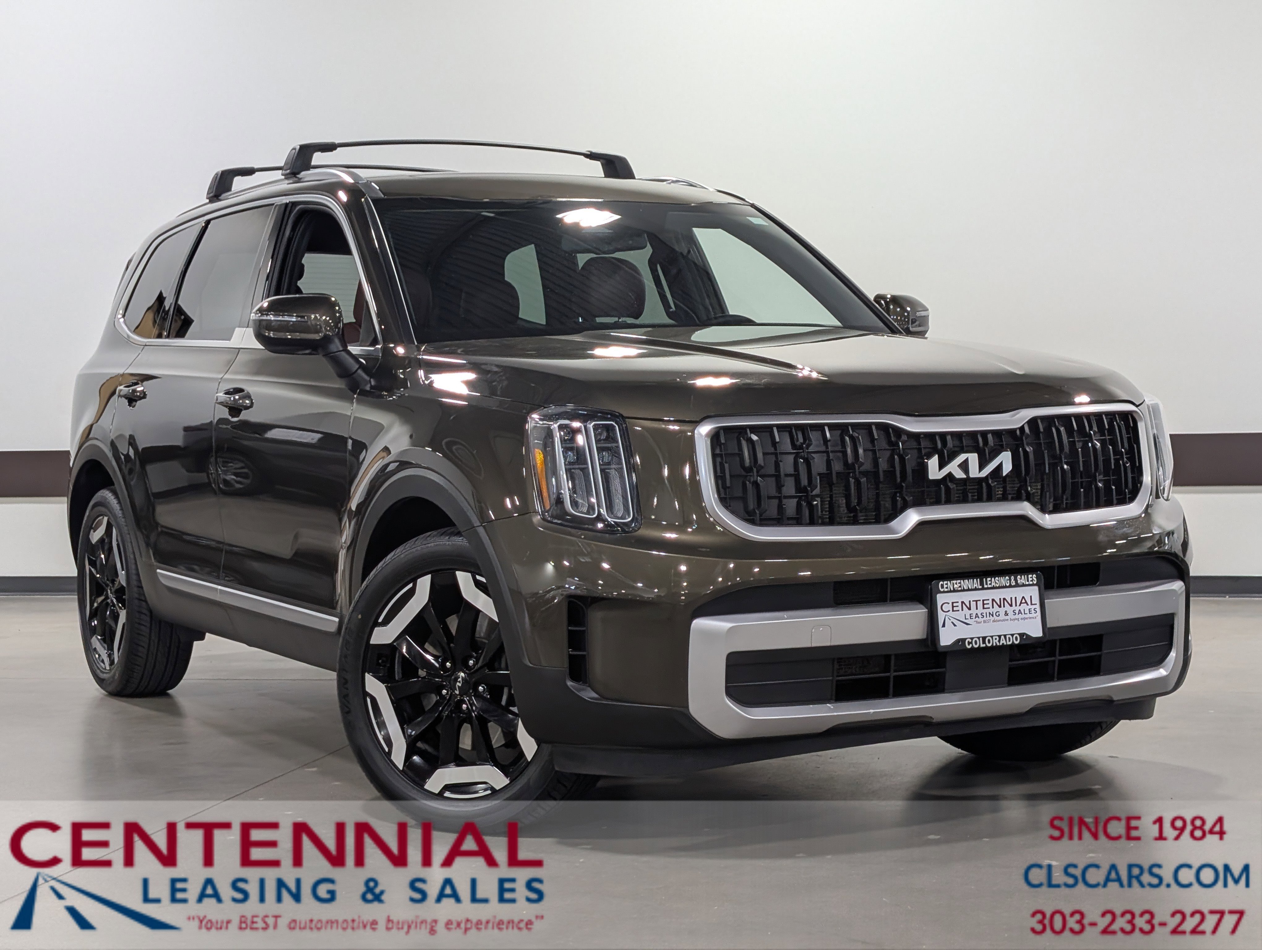 Used 2023 Kia Telluride EX w/ EX Captain's Chair Package AWD/4WD image 1