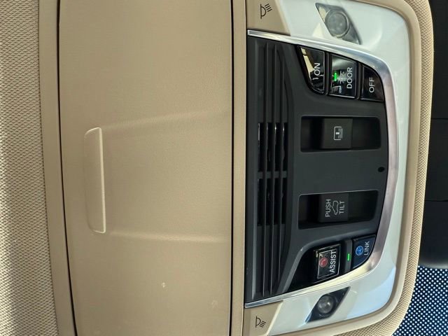 Certified 2019 Acura RDX AWD w/ Advance Package image 40