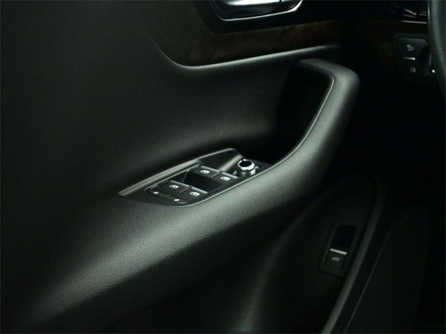 Used 2017 Audi Q7 3.0T Premium Plus image 11