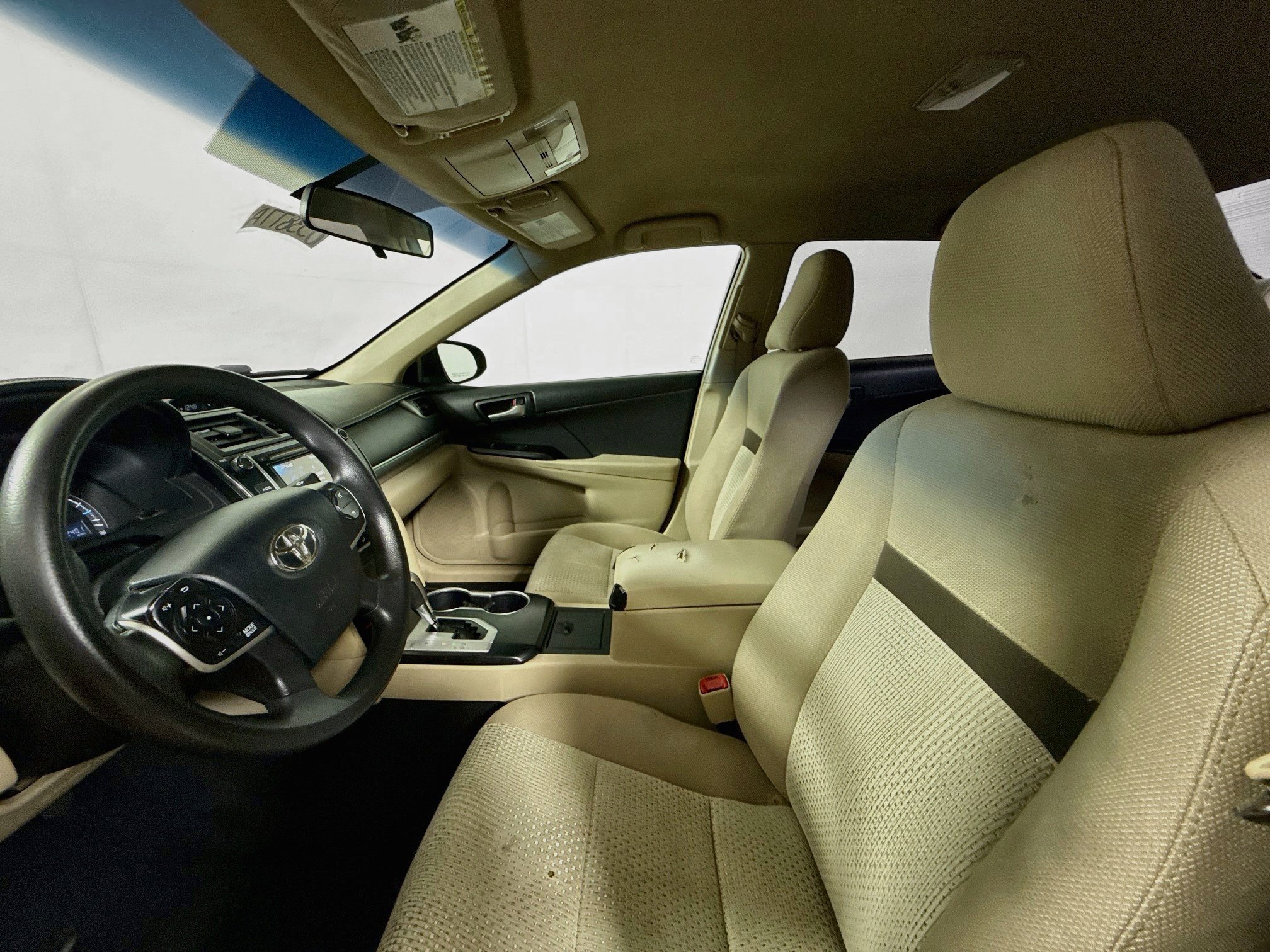 Used 2013 Toyota Camry LE FWD image 19