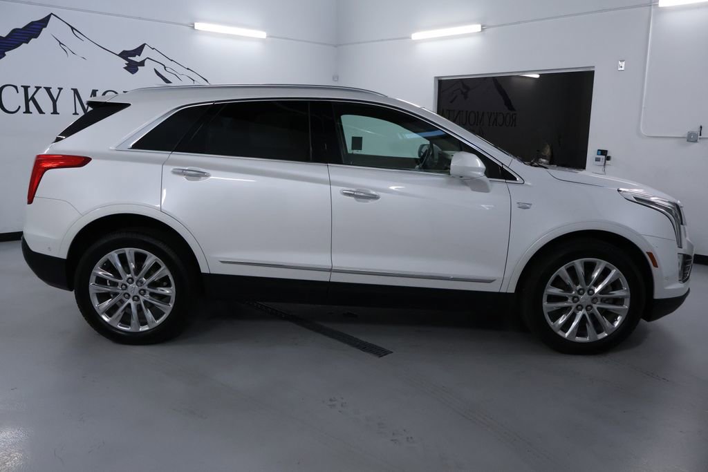 Used 2017 Cadillac XT5 Platinum w/ Driver Assist Package AWD/4WD image 8