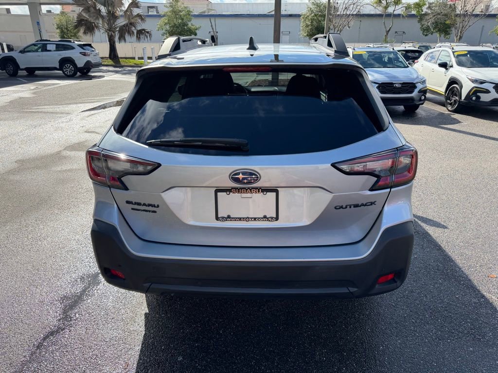 Used 2023 Subaru Outback Onyx Edition image 6