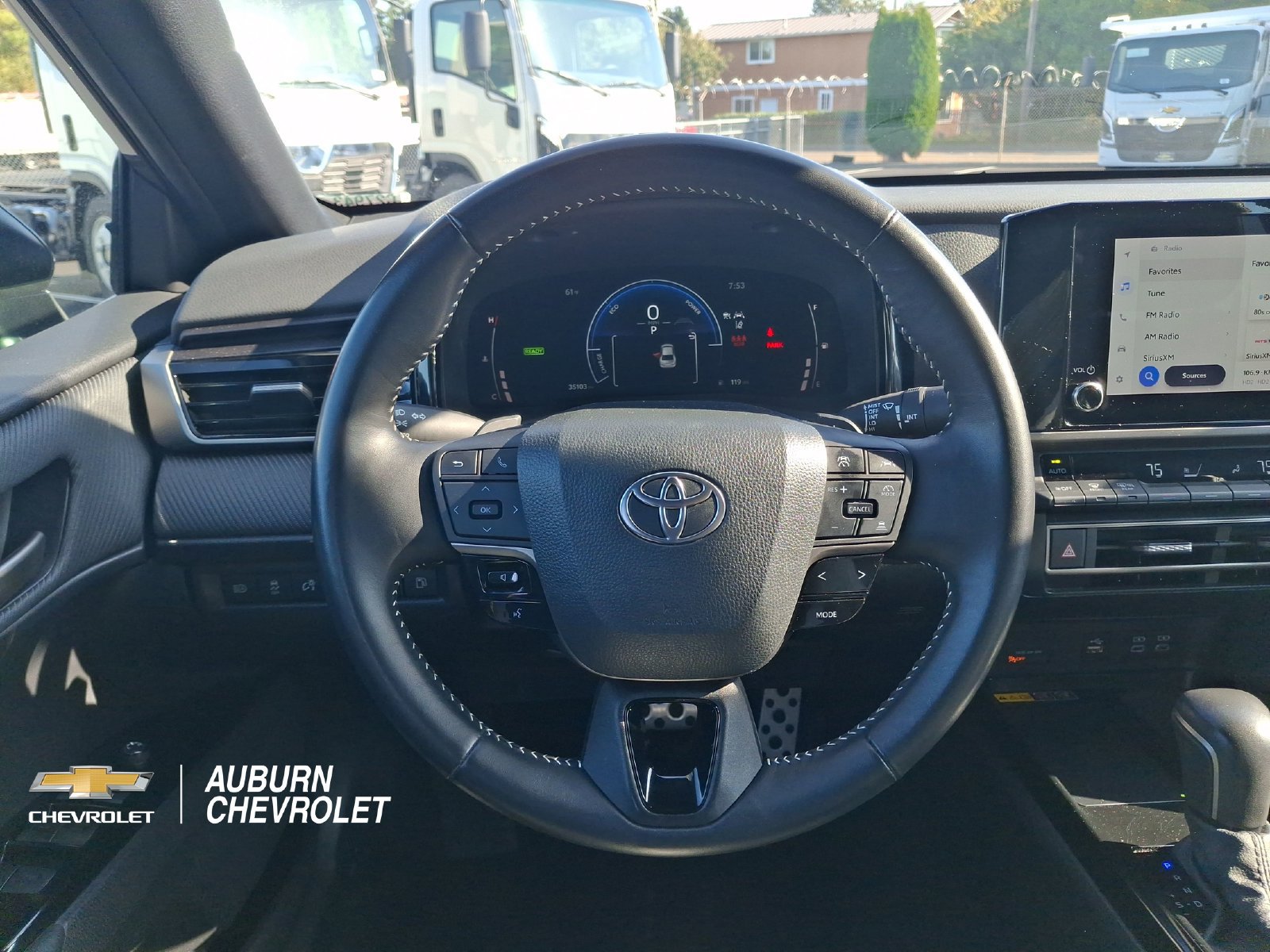 Used 2025 Toyota Camry SE FWD image 10