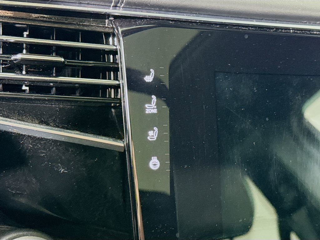 Used 2022 Jeep Wagoneer Series III w/ Premium Group I image 13