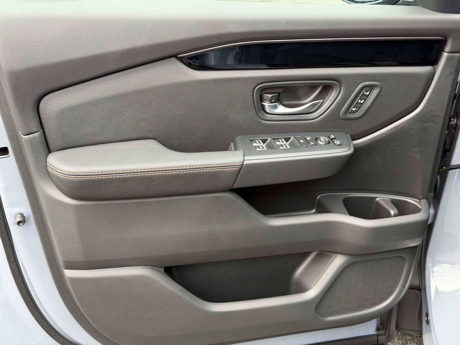 New 2026 Honda Pilot TrailSport image 6