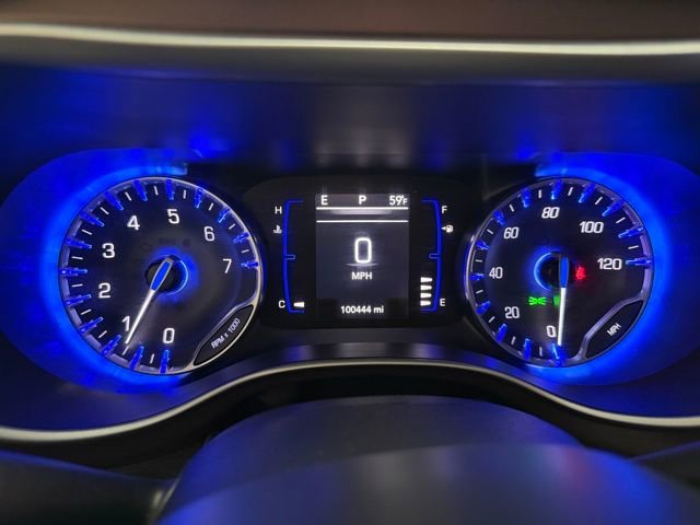 Used 2022 Chrysler Voyager LX FWD image 22