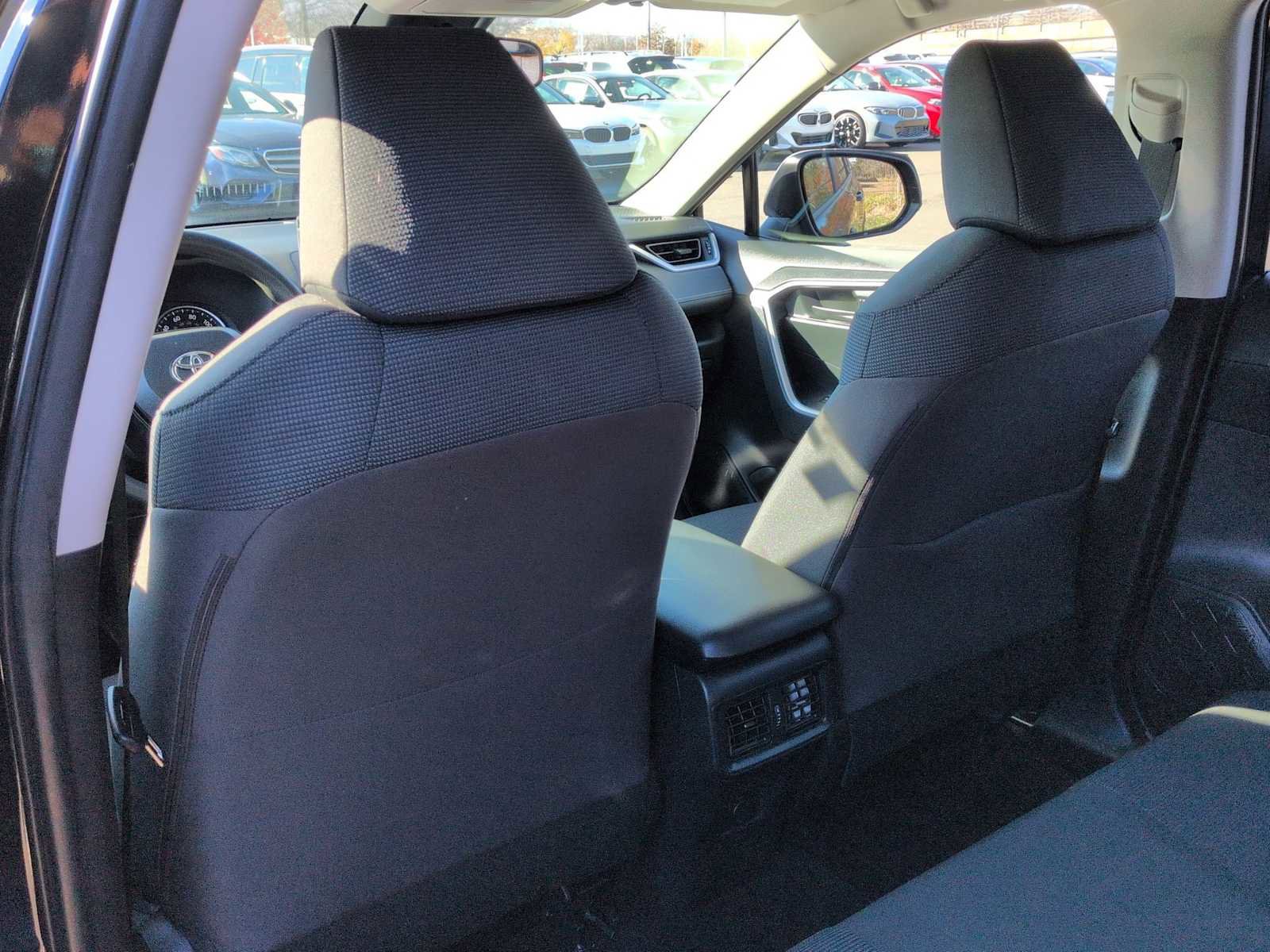 Used 2021 Toyota RAV4 LE image 18