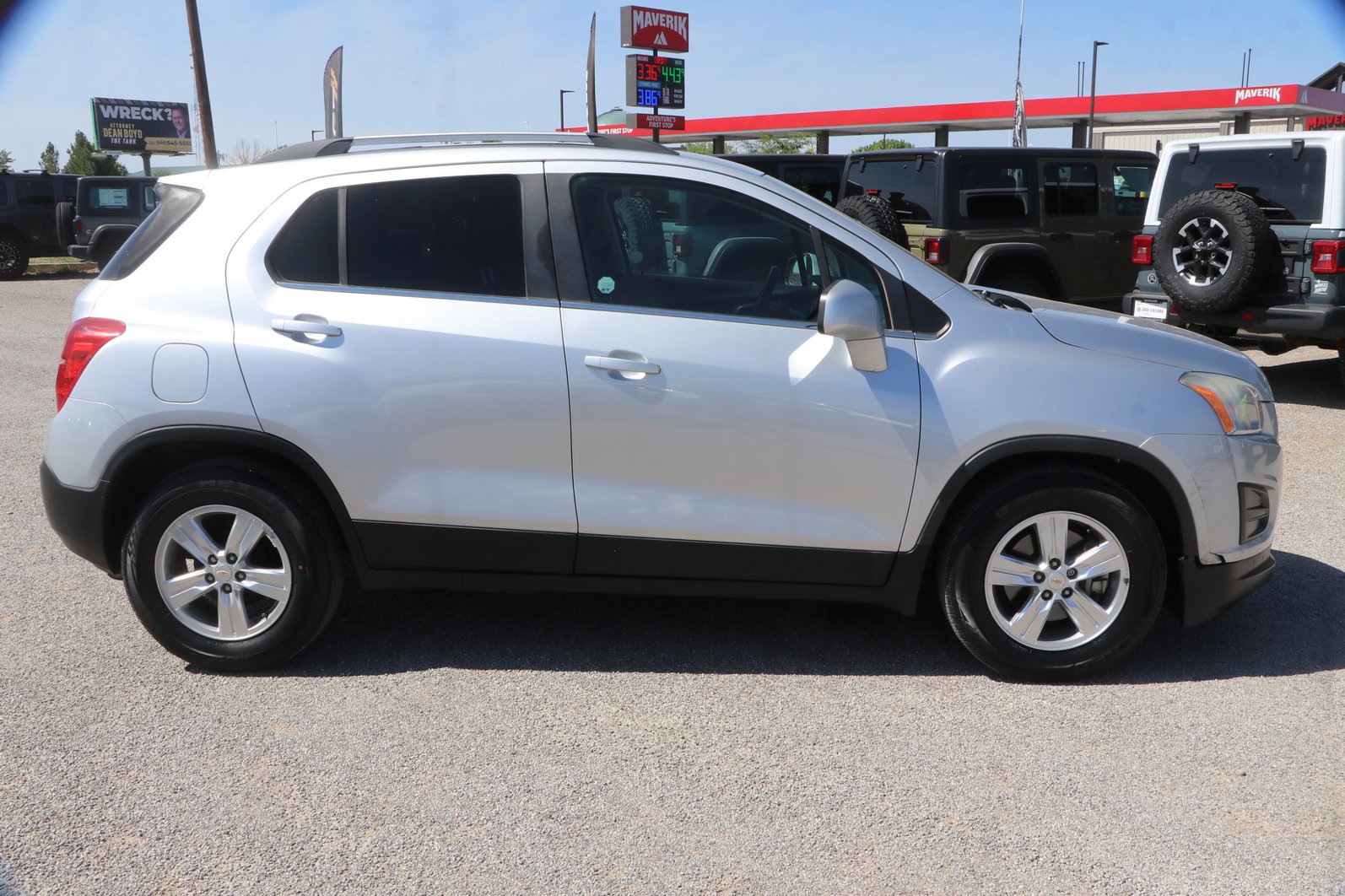 Used 2016 Chevrolet Trax LT w/ LPO, Cargo Package FWD image 8