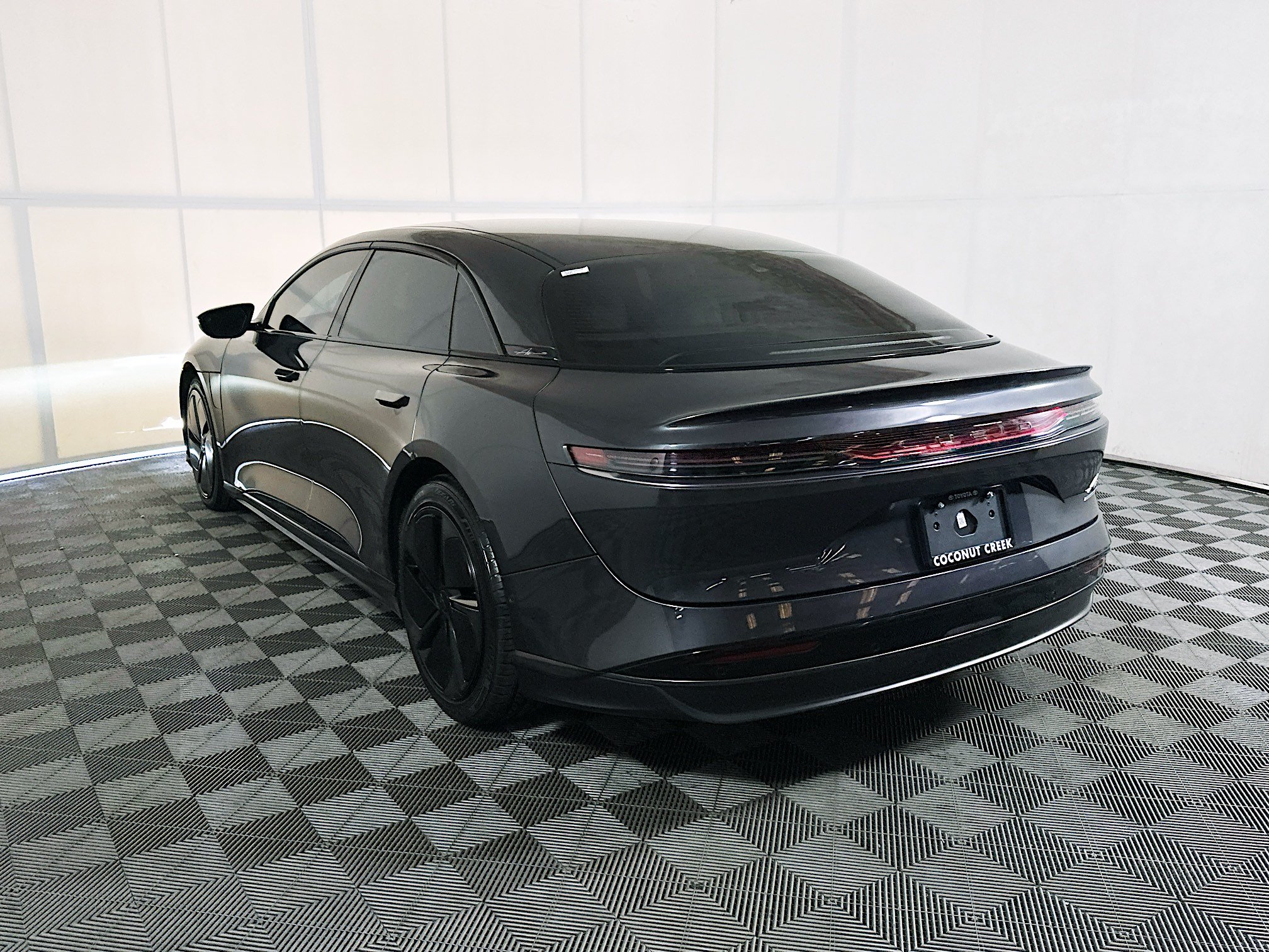 Used 2024 Lucid Air Touring AWD/4WD image 5