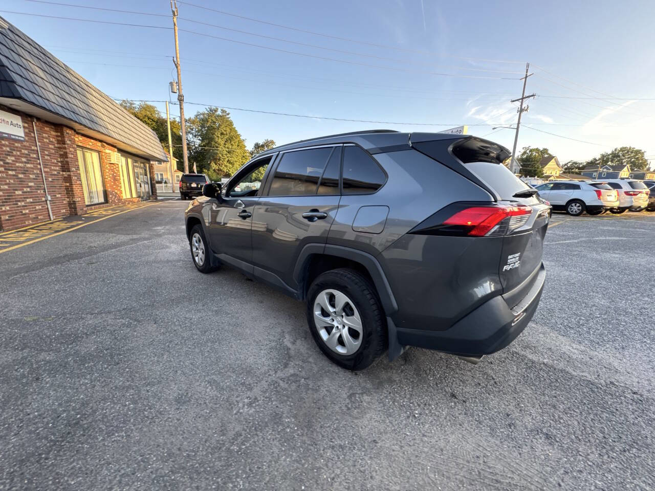 Used 2020 Toyota RAV4 LE image 29