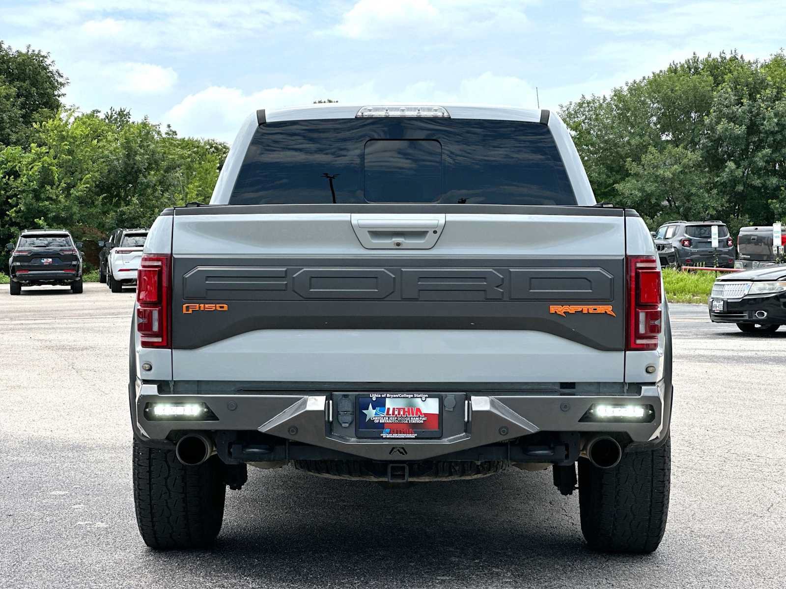 Used 2017 Ford F150 Raptor w/ Equipment Group 802A Luxury AWD/4WD image 14