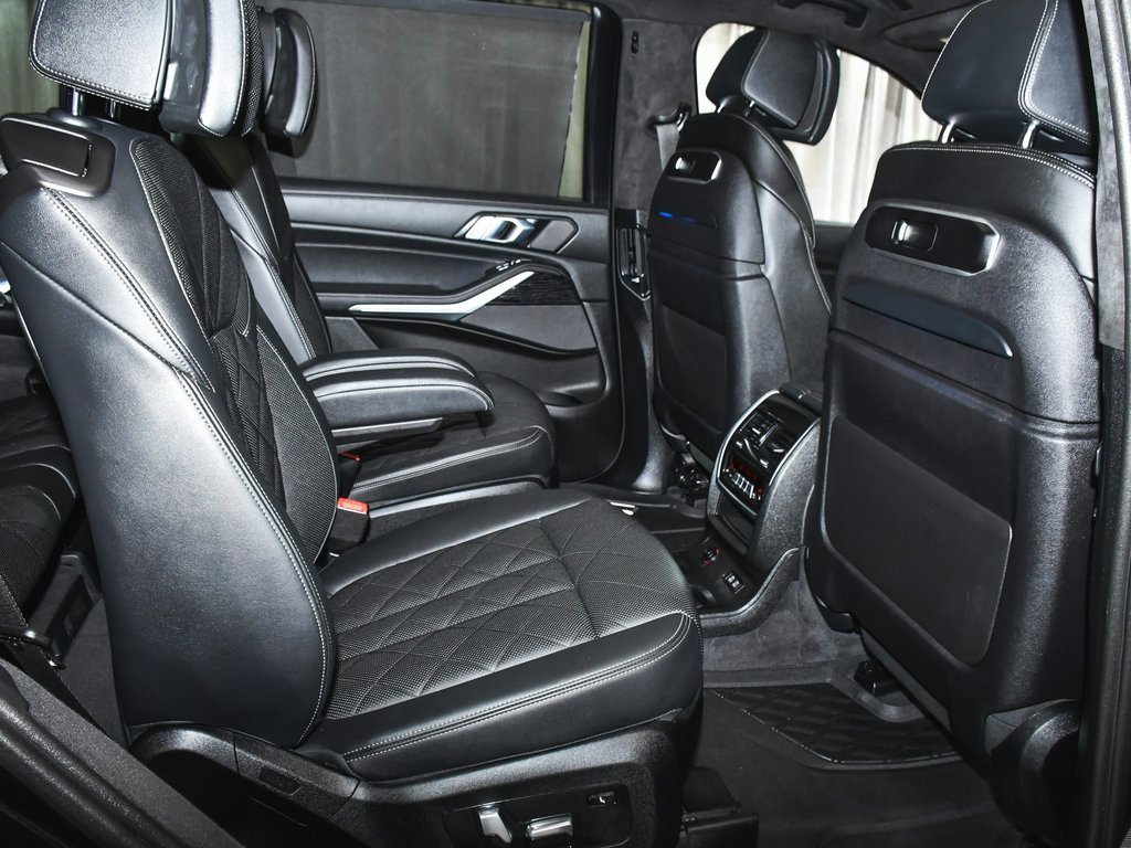 Used 2024 BMW X7 xDrive40i w/ Executive Package image 74