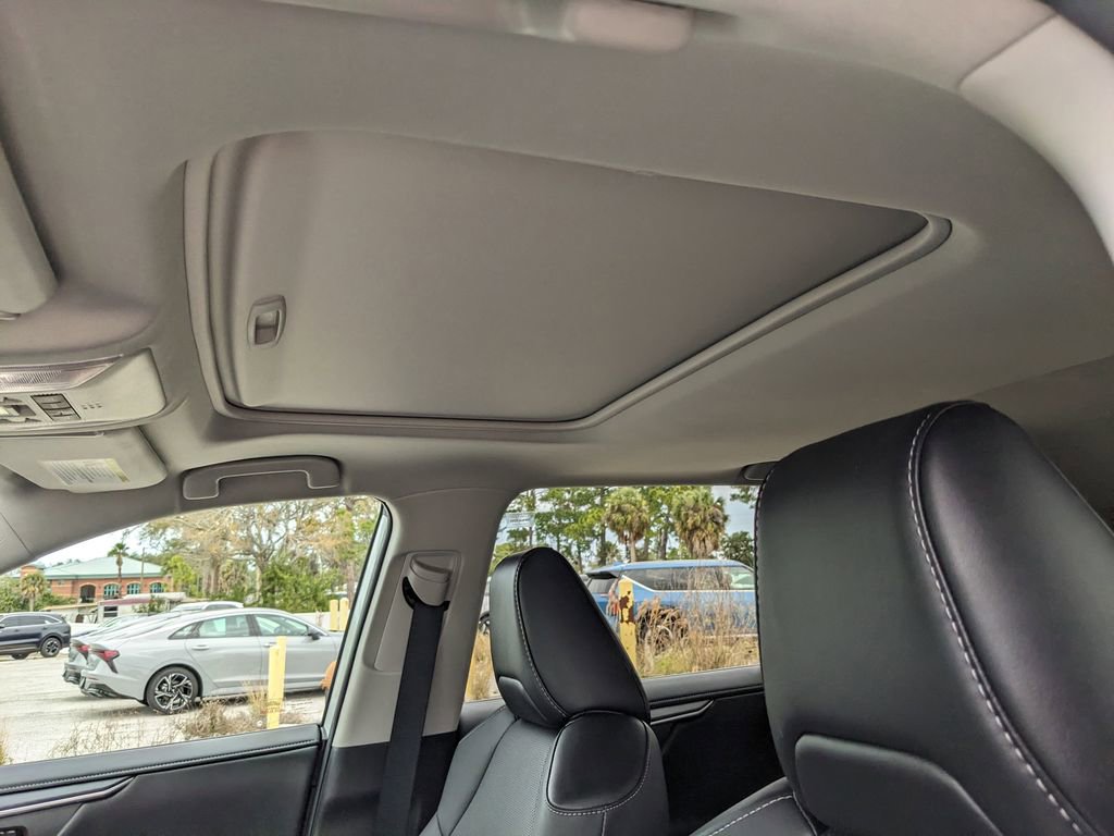 Used 2022 Toyota RAV4 Limited image 25