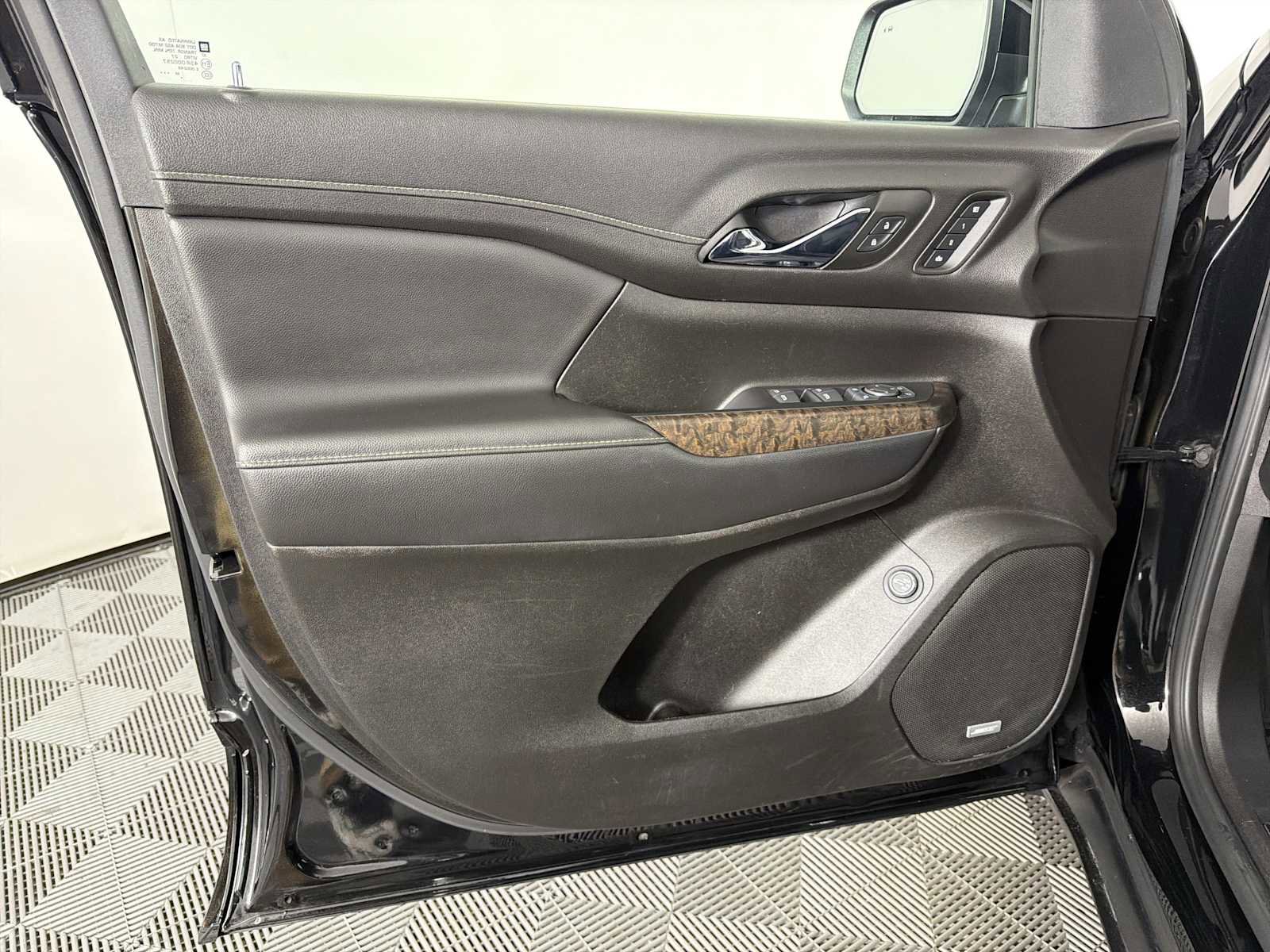 Certified 2023 GMC Acadia Denali w/ Trailering Package image 16