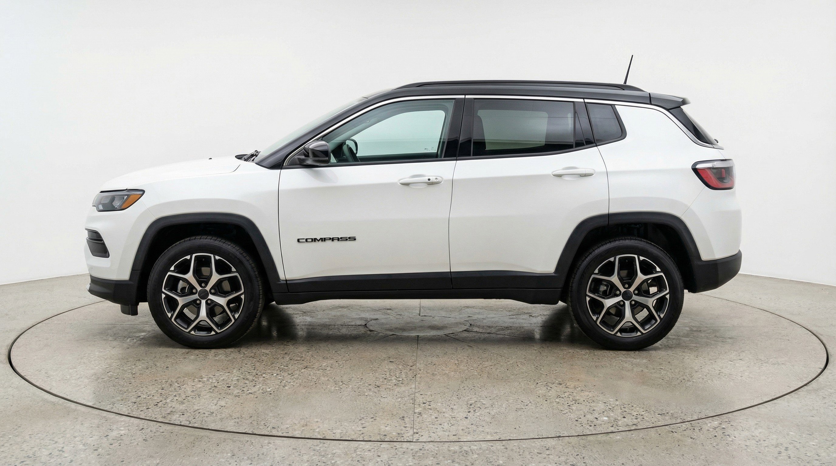 Used 2025 Jeep Compass Limited image 5