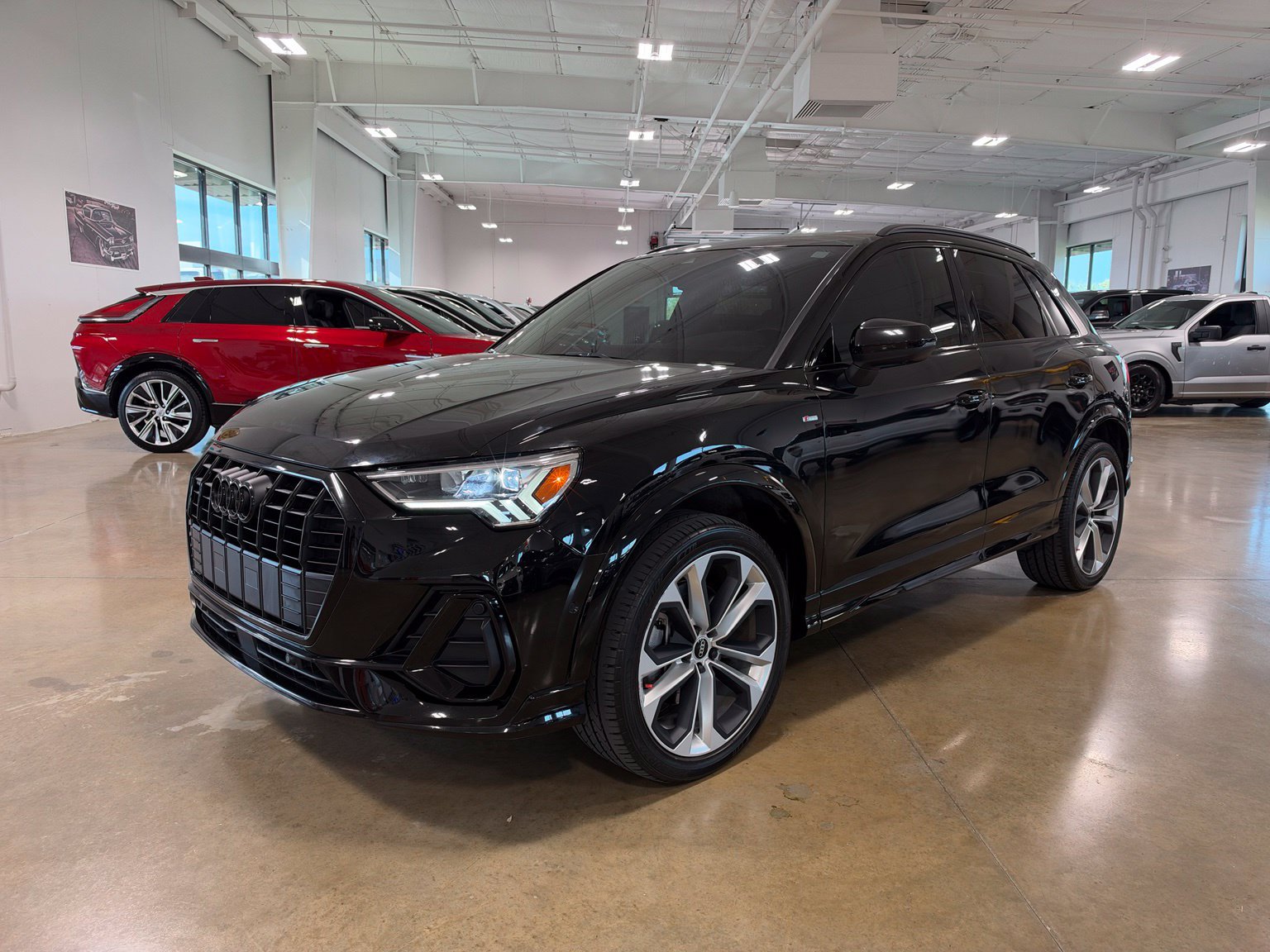 Used 2021 Audi Q3 2.0T Premium Plus w/ Premium Plus Package AWD/4WD image 3