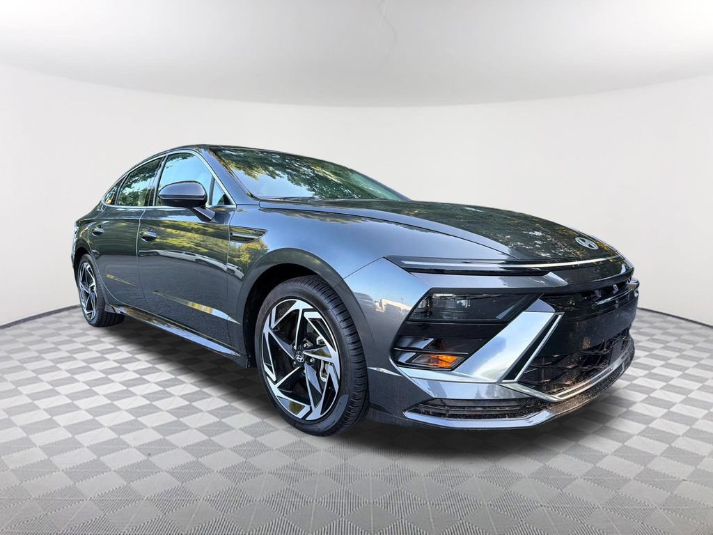 Used 2025 Hyundai Sonata SEL FWD image 3