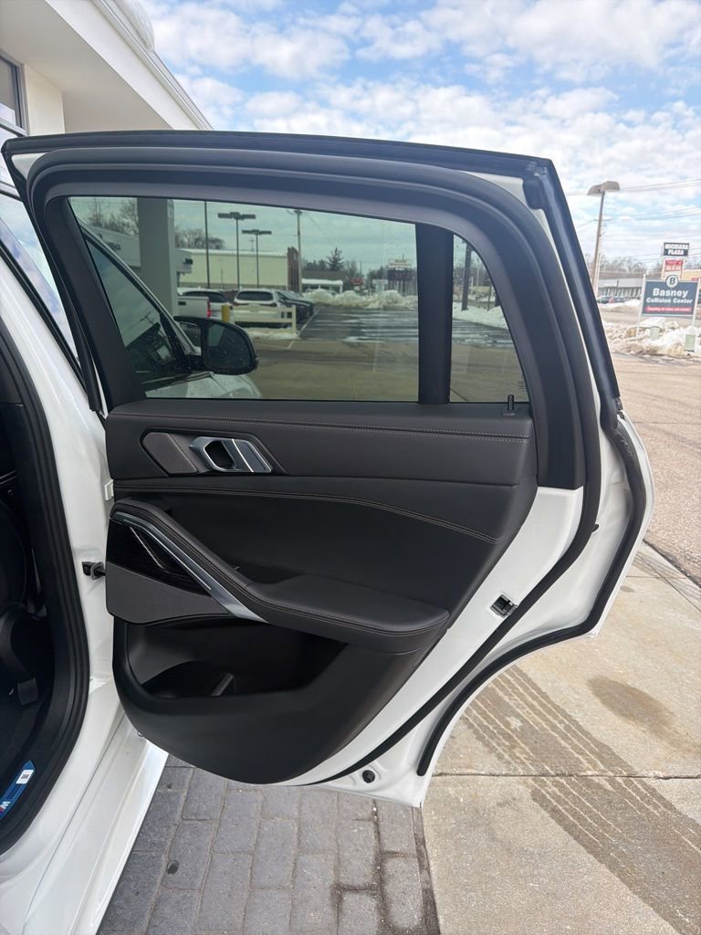 New 2026 BMW X6 M60i image 12