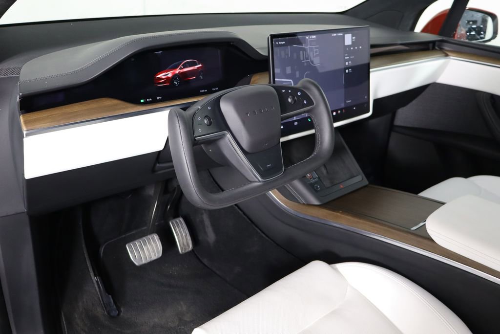 Used 2023 Tesla Model X image 18