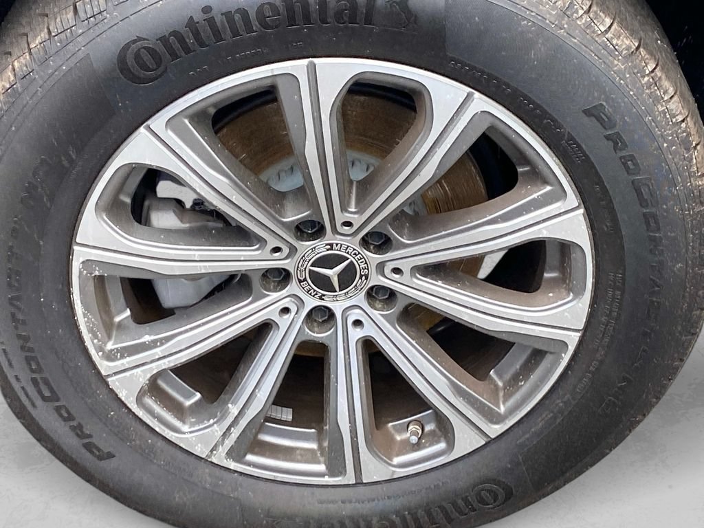 Used 2025 Mercedes-Benz GLC 300 4MATIC image 28