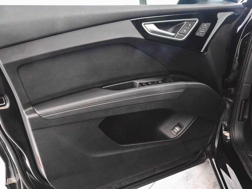 Used 2023 Audi Q4 e-tron Premium Plus w/ Premium Plus image 8