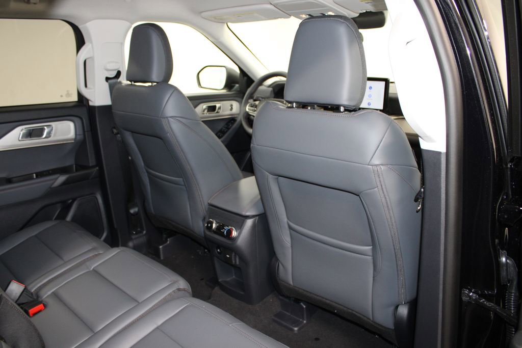 New 2026 Ford Explorer Active RWD image 32