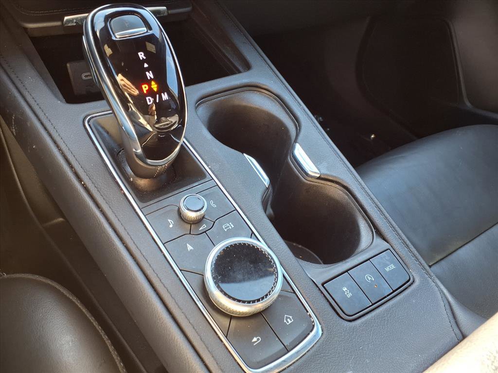 Used 2024 Cadillac XT4 Premium Luxury image 9