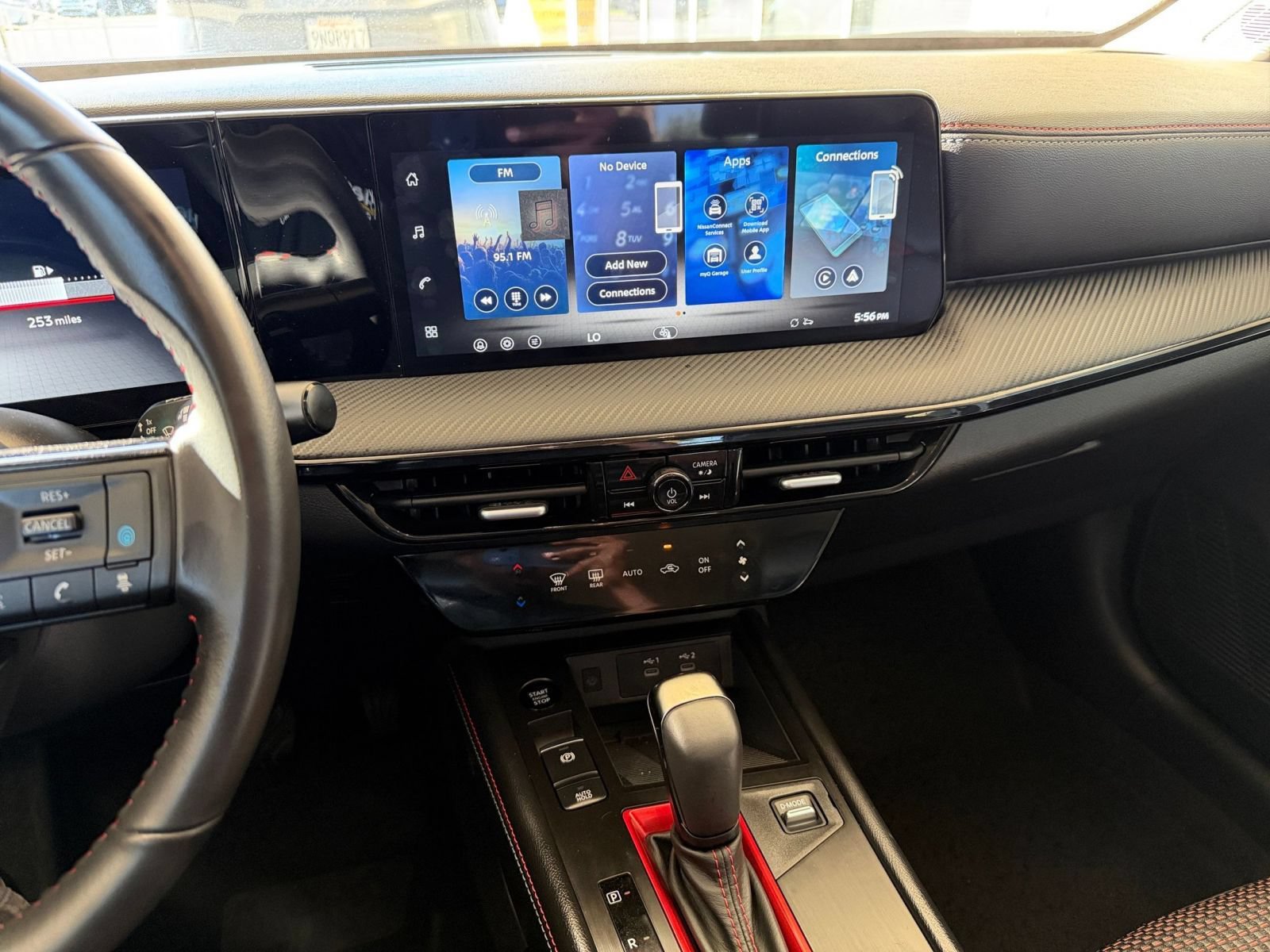 Used 2026 Nissan Kicks SR FWD image 17