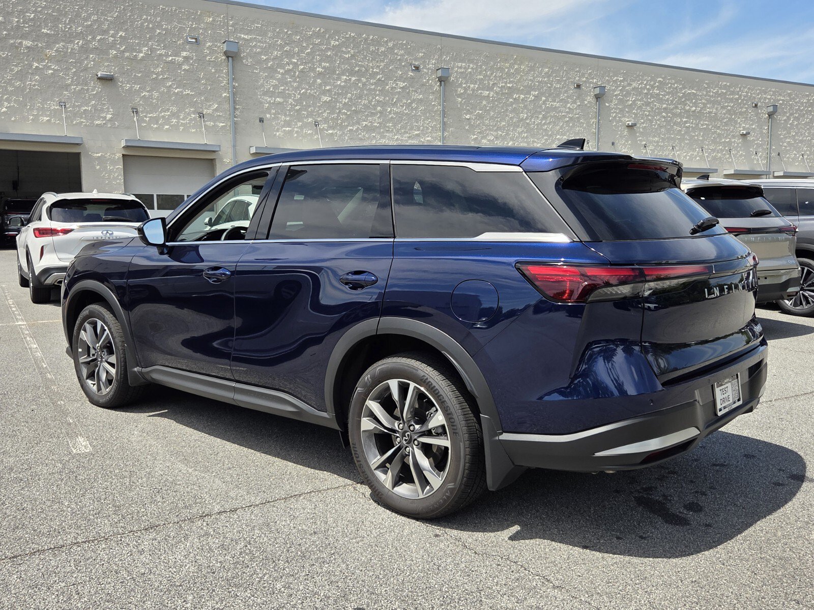 New 2026 INFINITI QX60 Pure w/ Cargo Package AWD/4WD image 8