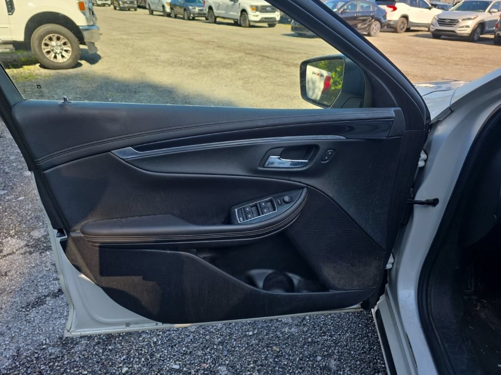 Used 2018 Chevrolet Impala LT FWD image 13