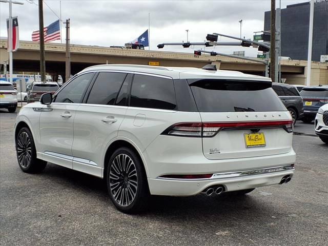 New 2025 Lincoln Aviator Black Label AWD/4WD image 4