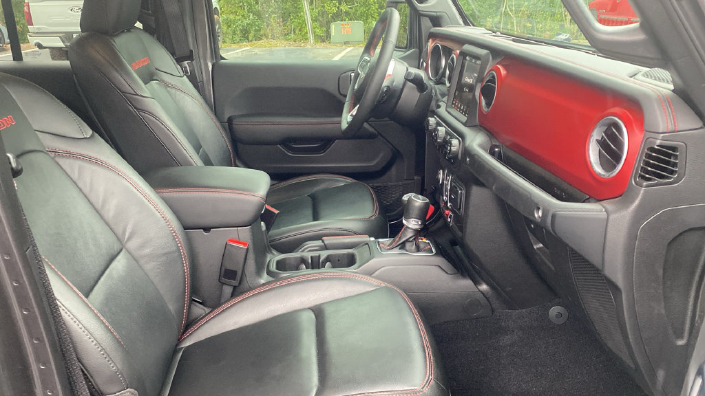 Used 2023 Jeep Gladiator Rubicon w/ Cold Weather Group AWD/4WD image 12