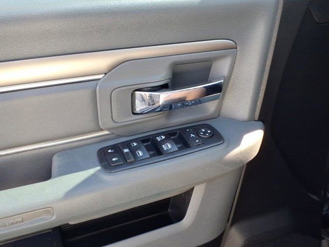 Used 2019 RAM 1500 Classic SLT w/ Luxury Group AWD/4WD image 22