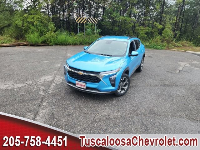 Used 2025 Chevrolet Trax LT w/ Driver Confidence Package FWD image 3
