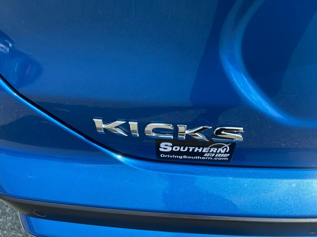 Used 2024 Nissan Kicks SR FWD image 11