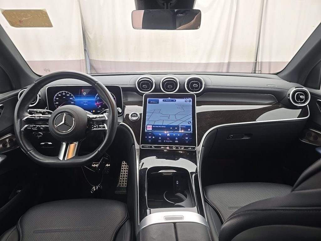 Used 2024 Mercedes-Benz GLC 300 4MATIC w/ AMG Line image 7