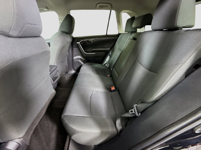 Used 2020 Toyota RAV4 LE FWD image 22