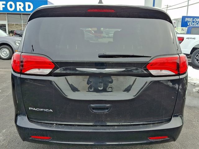 Used 2017 Chrysler Pacifica LX image 5
