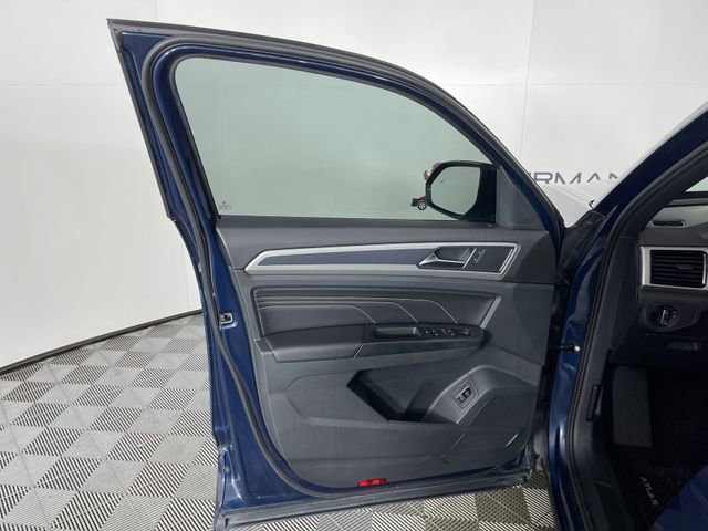 Used 2020 Volkswagen Atlas Cross Sport SEL R-Line image 34