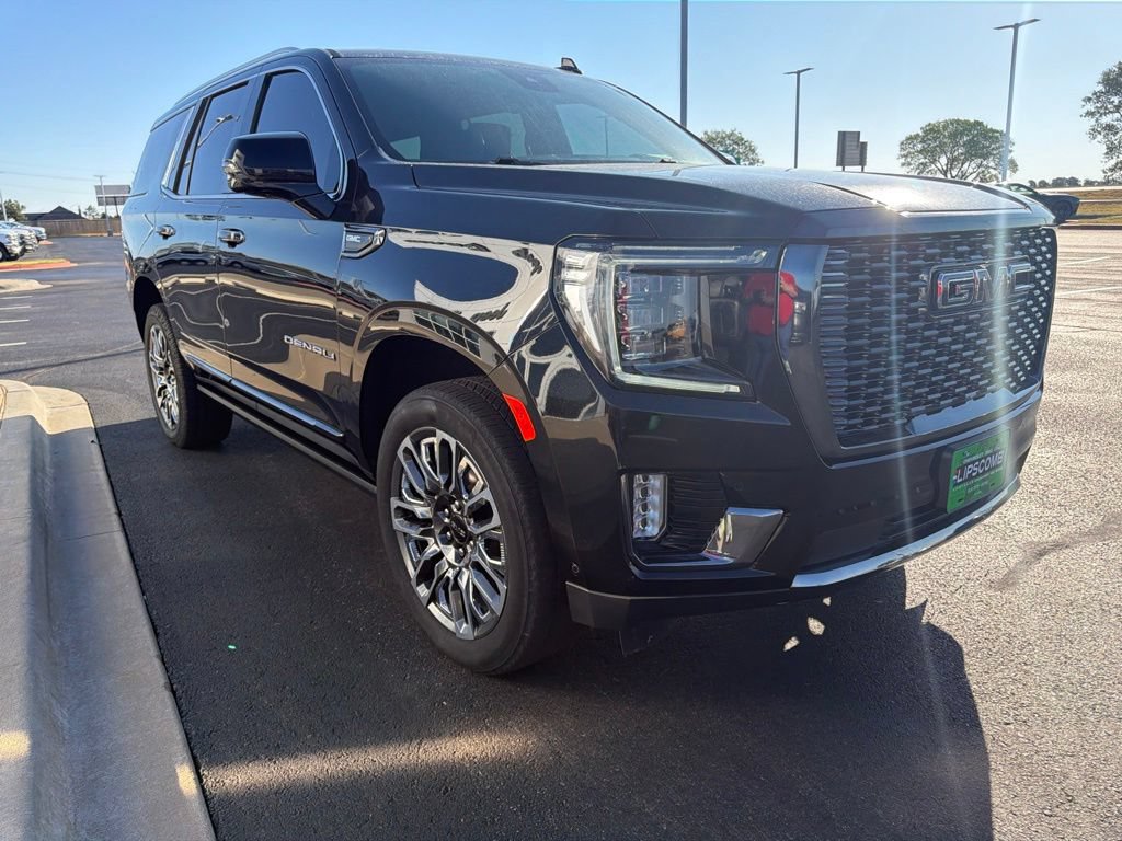 Used 2024 GMC Yukon Denali Ultimate AWD/4WD image 7